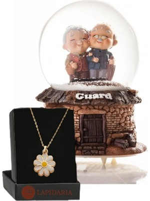 Lapidaria Ölümsüz Aşıklar Işıklı Müzikli Kar Püskürtmeli Büyük Boy Pilli Kar Küresi ve Lotus Kolye