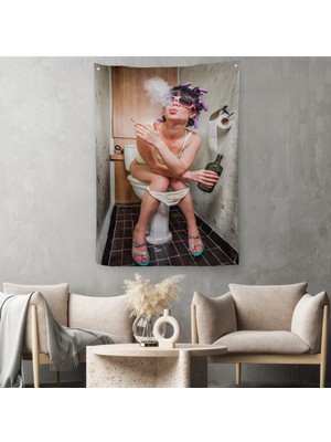 Harita Sepeti Tuvaletteki Kadın Duvar Örtüsü - Halısı-5104