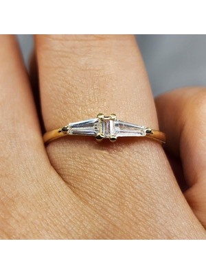 Fasek Gold Gümüş Yüzük - Trapez Kesim Swarovski (Zirkon) Taşlı Enerji Tasarım Modern 925 Ayar Gümüş Yüzük