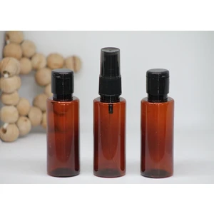 JUNİBELİW 3 Adet Amber Çok Amaçlı Seyahat Seti Kapaklı(2) ve Sprey(1) Plastik Kolonya ve Şampuan Şişesi 3 x 50 cc