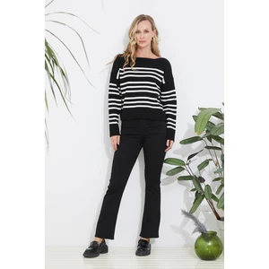 Kayık Yaka Triko Kazak