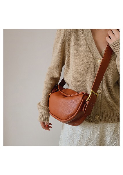 Hakiki Deri Çanta Yeni Moda Geniş Eyer Çantası Göğüs Çantası Inek Derisi Kadın Çantası Yumuşak Deri Omuz Crossbody Çanta (Yurt Dışından) fırsatları