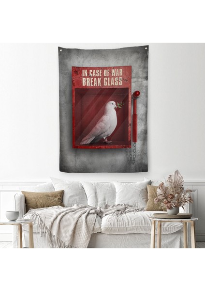 Savaş Durumunda Camı Kır Güvercin Duvar Örtüsü - Halısı-5258