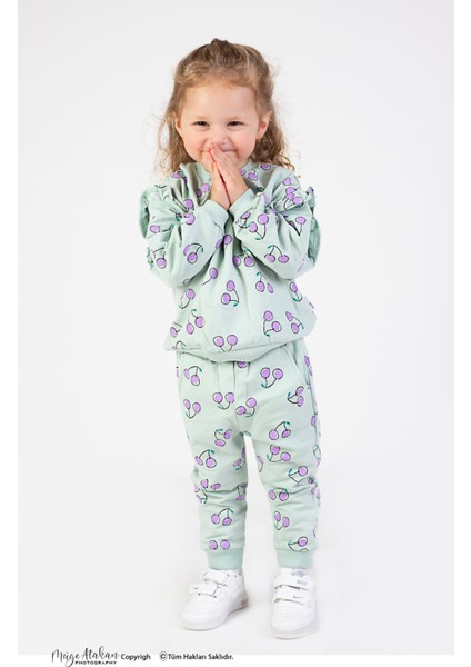 Kız Bebek&çocuk Iki Iplik Kumaş Kiraz Desenli Orta Kalınlıkta Örme Basic Oversize Alt Üst Eşofman Takımı modelleri