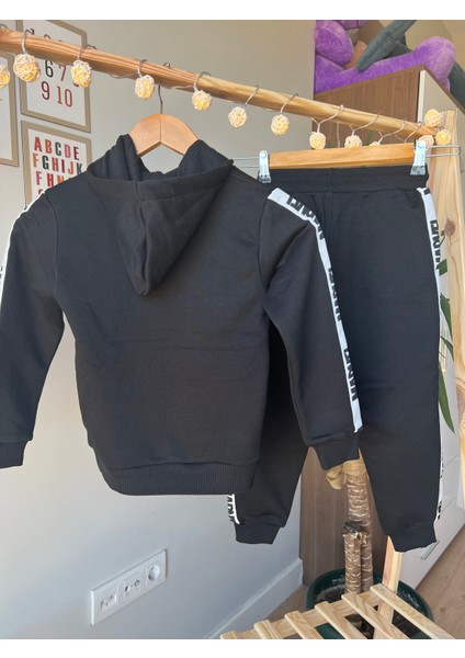 Karakterli Siyah Sweat Takımı modelleri
