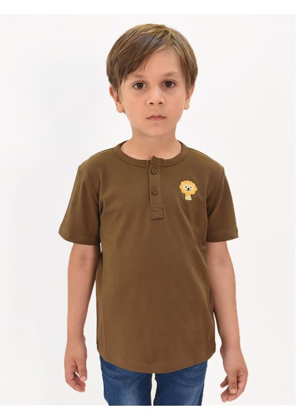 Erkek Çocuk Nakış Detaylı Hakim Yaka Tshirt