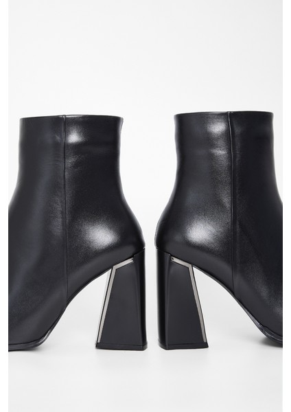 Kadın Siyah Deri Casual Bot 33 54360 Bn Bot SK23/24 modelleri