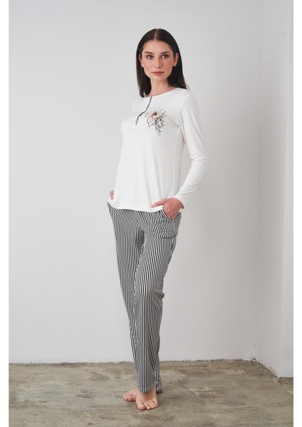 24505 Kadın Patlı Çizgili Pijama Takım modelleri