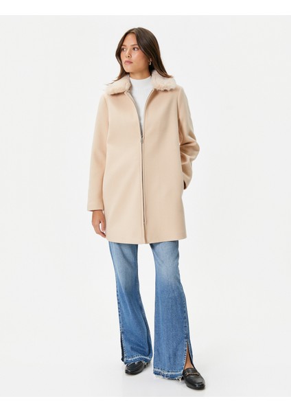 Uzun Kaşe Kaban Çıkarılabilir Suni Kürk Yaka Fermuarlı modelleri