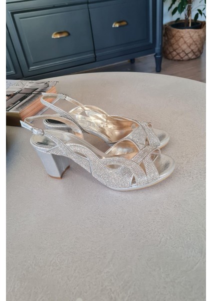 135 4650 Topukla Kadın Taşlı Kalın Topuklu Abiye Ayakkabı modelleri