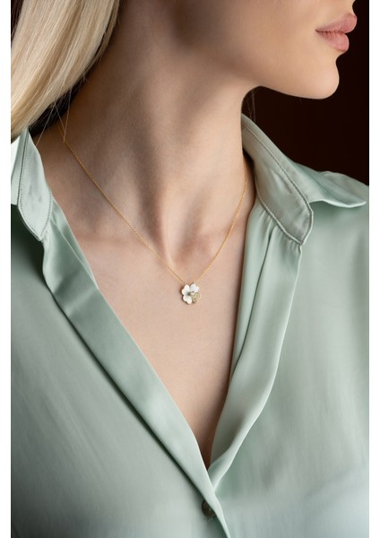 925 Ayar Gümüş Beyaz Mineli Yonca Tektaş Kolye fırsatları