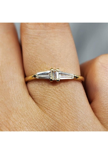 Gümüş Yüzük - Trapez Kesim Swarovski (Zirkon) Taşlı Enerji Tasarım Modern 925 Ayar Gümüş Yüzük fiyatları