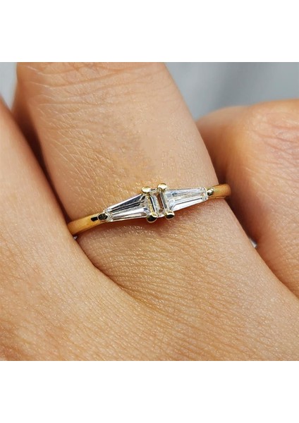 Gümüş Yüzük - Trapez Kesim Swarovski (Zirkon) Taşlı Enerji Tasarım Modern 925 Ayar Gümüş Yüzük fırsatları