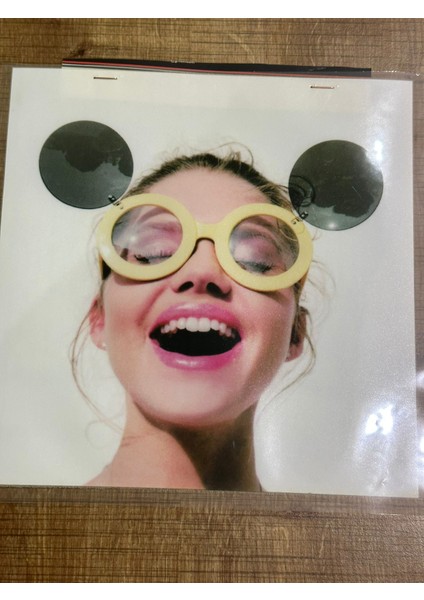 23X22 cm Ütü Ile Yapışan Komik Gözlüklü Kız Tgransfer Baskı Arma