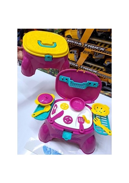 Tabure Yemek Seti 18 Parça Tutma Saplı Kilit Üst Kapak Oturak Oyuncak Içi Mutfak Gereçli 32X25X17CM