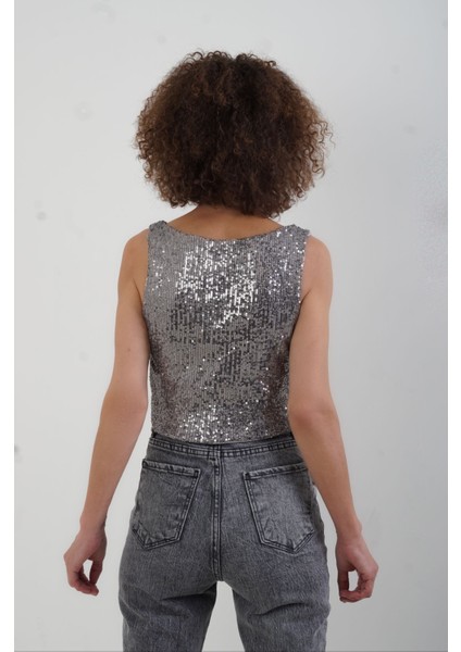 Gri Pul Payetli Crop Atlet modelleri