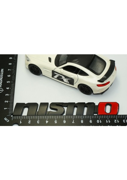 Nissan Nismo Siyah Kırmızı Bagaj Logo Arma Amblem modelleri