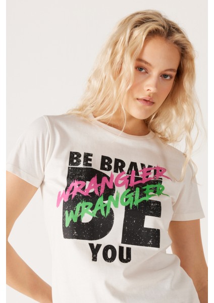 Slim Fit Dar Kesim %100 Pamuk Bisiklet Yaka Beyaz Tişört fiyatları