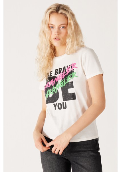 Slim Fit Dar Kesim %100 Pamuk Bisiklet Yaka Beyaz Tişört modelleri