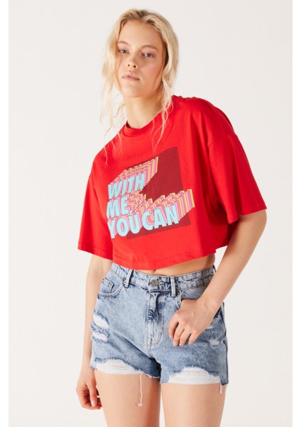 Loose Fit Rahat Kesim %100 Pamuk Bisiklet Yaka Kırmızı Crop Tişört fiyatları