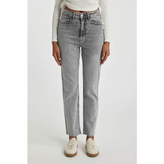 DeFacto Mary Vintage Straght Fit Yüksek Bel Düz Paça Uzun Boy Jean Pantolon B2773AX23WN