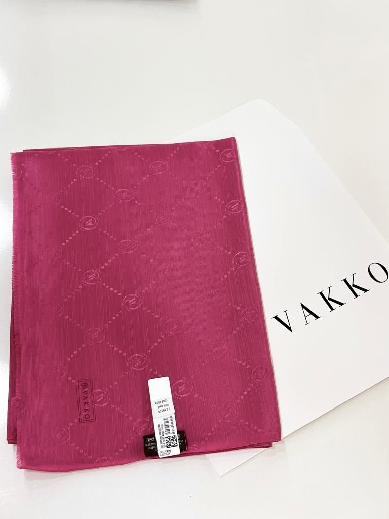 Vakko Twill Eşarp Lacivert - Ekru Desenli Yumuşak Kumaş Kadın Aksesuarı 90 x 90 cm görsel 2
