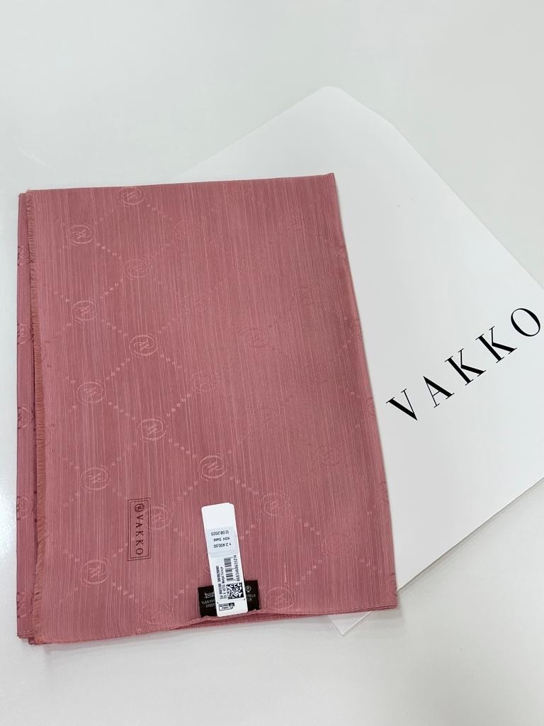 Vakko Twill Eşarp Lacivert - Ekru Desenli Yumuşak Kumaş Kadın Aksesuarı 90 x 90 cm görsel 3