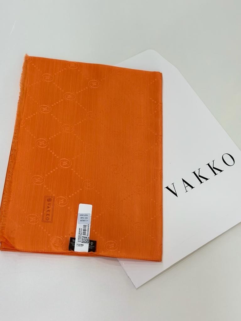 Vakko Twill Eşarp Lacivert - Ekru Desenli Yumuşak Kumaş Kadın Aksesuarı 90 x 90 cm görsel 5