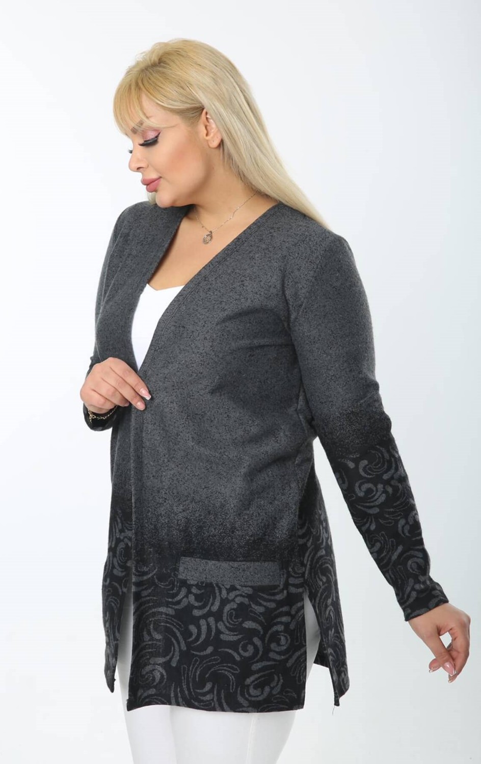 Mia Butik Büyük Beden Siyah Yaprak Desenli Cepli Kısa Hırka görsel 4