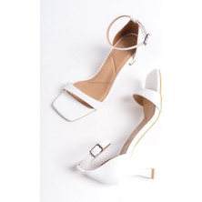 Modabuymus Minimiddle Beyaz Tek Bant Kadeh Topuklu Ayakkabı