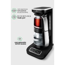 Karaca Çaysever Robotea Pro 4 in 1 Konuşan Otomatik Cam Çay Makinesi Su Isıtıcı ve Filtre Kahve Demleme Makinesi 2500W Black Chrome