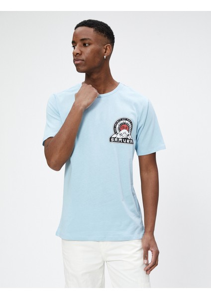 Uzakdoğu Baskılı Tişört Bisiklet Yaka Dar Kesim Kısa Kollu modelleri