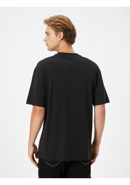 Grafiti Işlemeli Tişört Rahat Kesim Sloganlı Bisiklet Yaka Kısa Kollu fırsatları