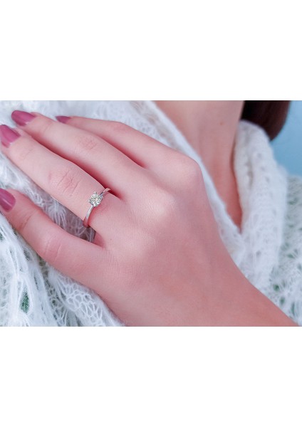 G Renk, 0,44 Karat Pırlanta Tektaş Yüzük 0424R0003 fırsatları