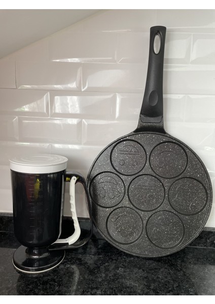 Yüz Emojili 28 cm Granit Döküm Pankek Tavası ve Hamur Porsiyonlayıcı