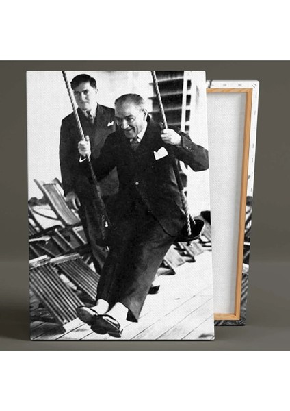 Mustafa Kemal Atatürk Karizma Asalet Siyah Beyaz Fotoğraf Salıncak Kanvas Tablo AR030122