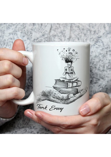 Kişiye Özel Kitap Okuyan Baskılı Öğretmenler Günü Kişiye Özel Tasarım Beyaz Kupa