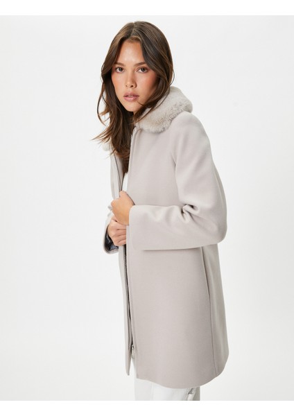 Uzun Kaşe Kaban Çıkarılabilir Suni Kürk Yaka Fermuarlı