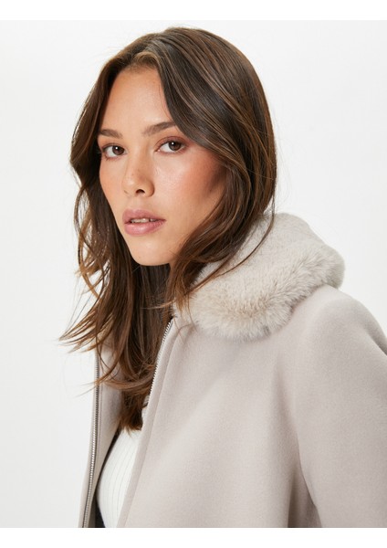 Uzun Kaşe Kaban Çıkarılabilir Suni Kürk Yaka Fermuarlı fiyatları