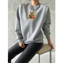 Qu Style  Kadın, Nakış Desenli,oversize,bisiklet Yaka, Spor Şık ,gri Renk 3 Iplik Şardonlu Sweatshirt