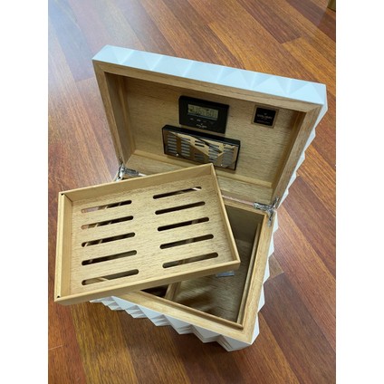 Grand Quasar Humidor Puro Kutusu Kırmızı 120'S fırsatları