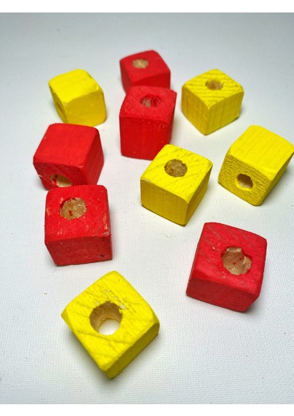 Delikli Renkli 2x2 2cm Delik Çapı 8mm Dir 10 Adet Ahşap Küp Papağan Oyuncak Tamir Parçası