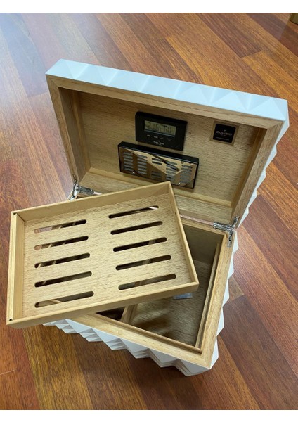 Grand Quasar Humidor Puro Kutusu Kırmızı 120'S