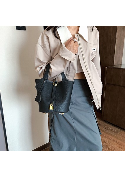 Moda Günlük Kadın El Crossbody Çanta, Basit Yüz Kova Çanta (Yurt Dışından) fiyatları