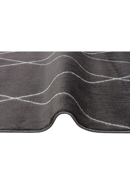 Pembroke Siyah Geometrik Mikropolyester Makine Halısı