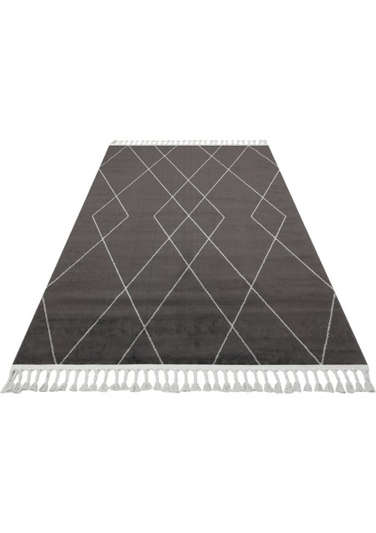 Pembroke Siyah Geometrik Mikropolyester Makine Halısı