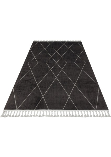 Pembroke Siyah Geometrik Mikropolyester Makine Halısı