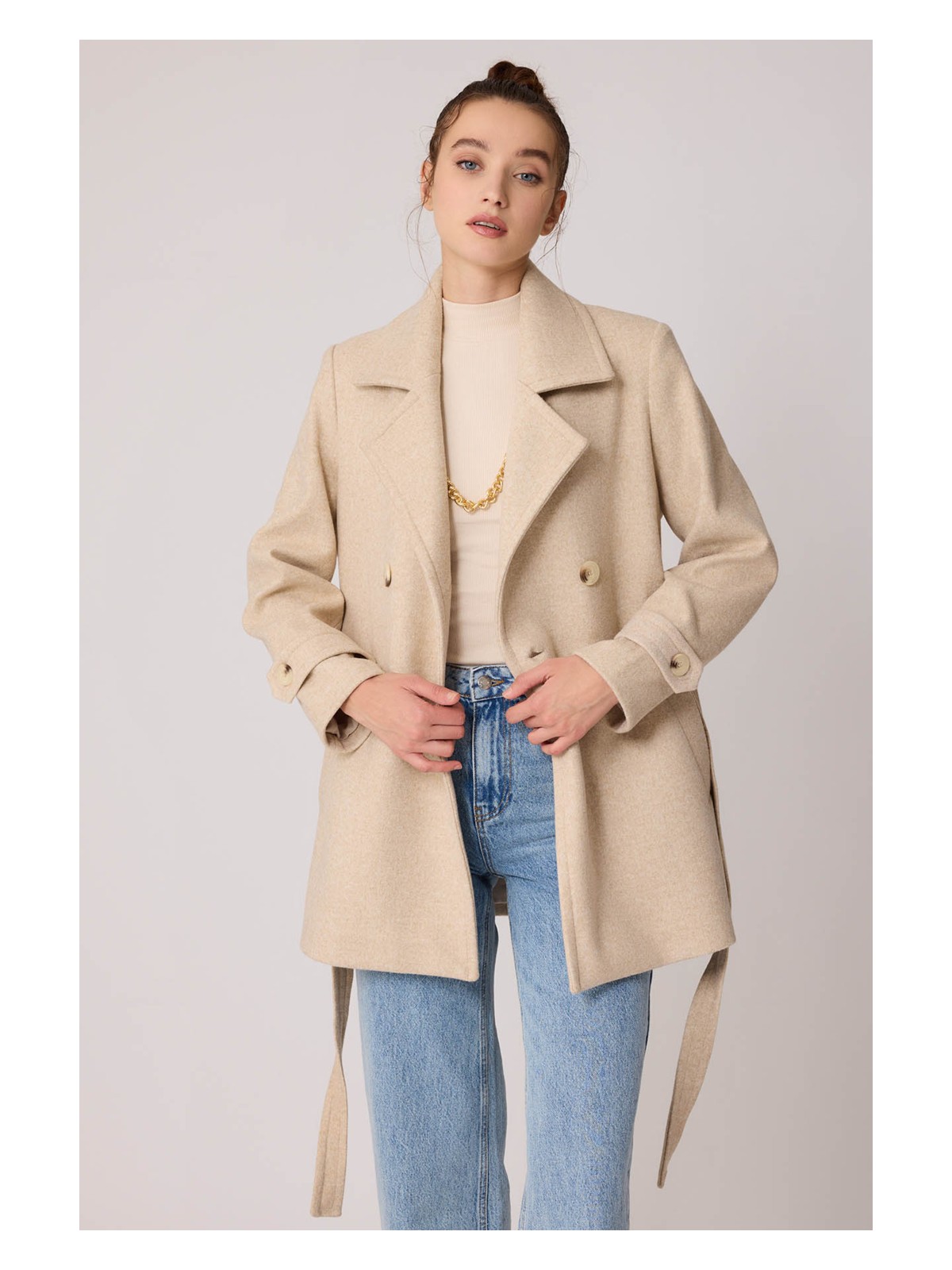 Vitrin Önü Düğmeli Kuşaklı Kısa Kaşe Kaban