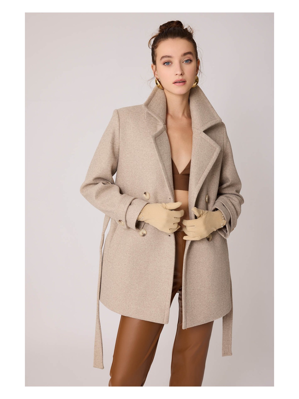 Vitrin Önü Düğmeli Kuşaklı Kısa Kaşe Kaban - Görsel 5