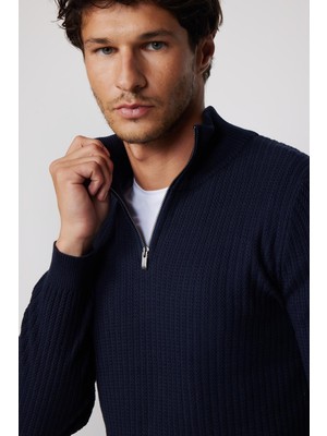 Tudors Erkek Slim Fit Dar Kesim Dik Yaka Fermuarlı Desenli Lacivert Triko Kazak